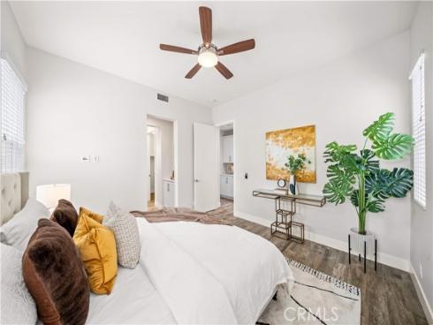 220  Follyhatch  , Irvine, CA