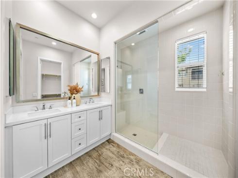 220  Follyhatch  , Irvine, CA