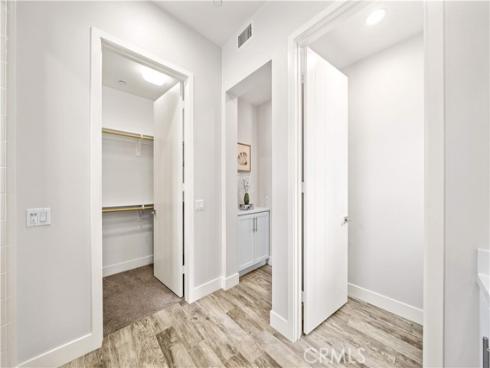 220  Follyhatch  , Irvine, CA