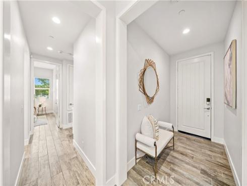 220  Follyhatch  , Irvine, CA