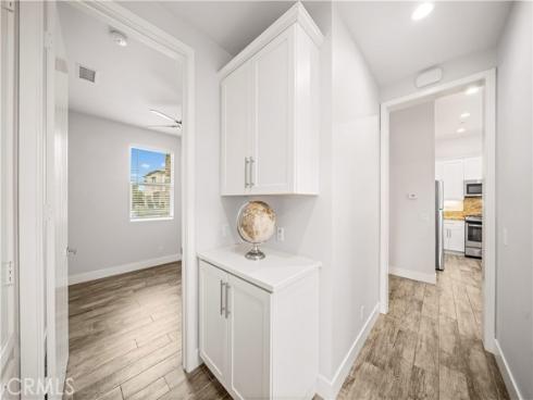 220  Follyhatch  , Irvine, CA