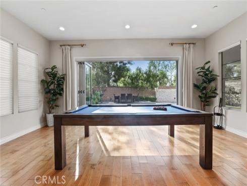 10 Shadybend , Irvine, CA