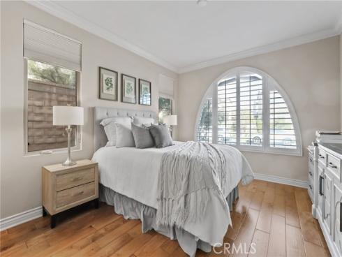 10 Shadybend , Irvine, CA