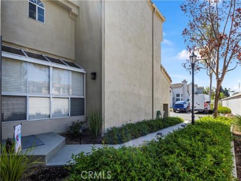 80 Almador , Irvine, CA
