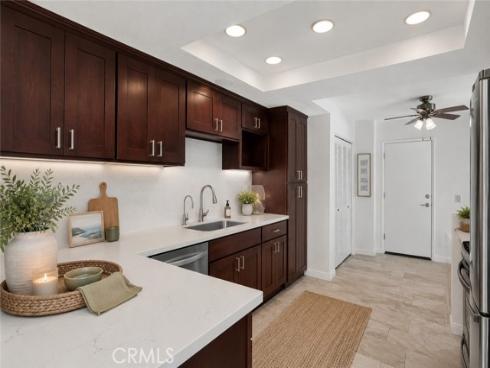 122 Almador , Irvine, CA