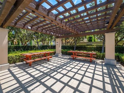 231  Mantle  , Irvine, CA
