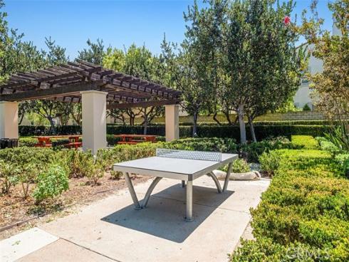 231  Mantle  , Irvine, CA