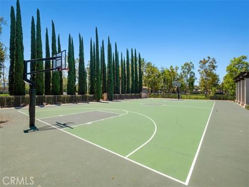 231  Mantle  , Irvine, CA
