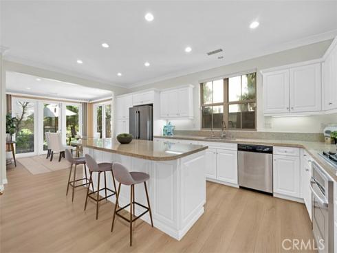 231  Mantle  , Irvine, CA
