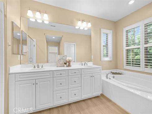 231  Mantle  , Irvine, CA