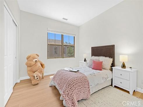 231  Mantle  , Irvine, CA