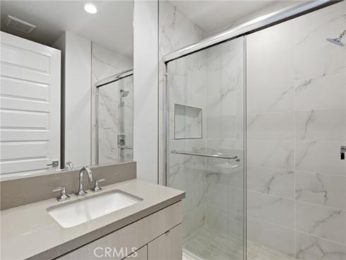 125  Apron  , Irvine, CA