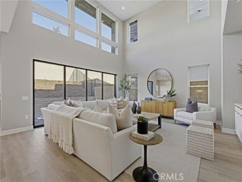 125  Apron  , Irvine, CA