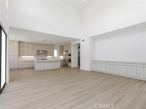 125  Apron  , Irvine, CA