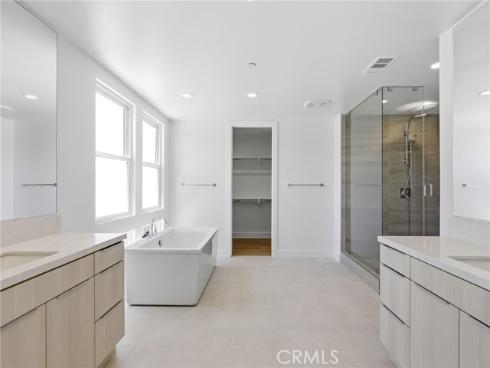 125  Apron  , Irvine, CA