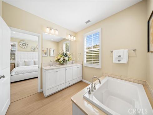 190 Crescent Moon , Irvine, CA