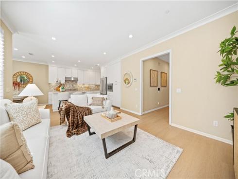190 Crescent Moon , Irvine, CA