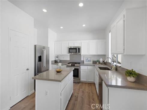 23 Amoret , Irvine, CA