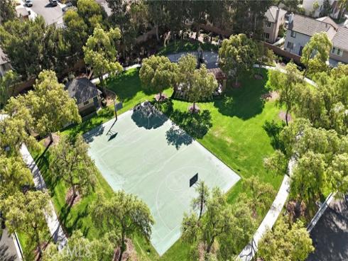 23 Amoret , Irvine, CA