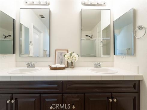 94 Hedge Bloom , Irvine, CA