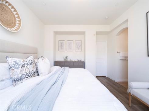 94 Hedge Bloom , Irvine, CA