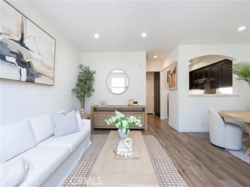 94 Hedge Bloom , Irvine, CA