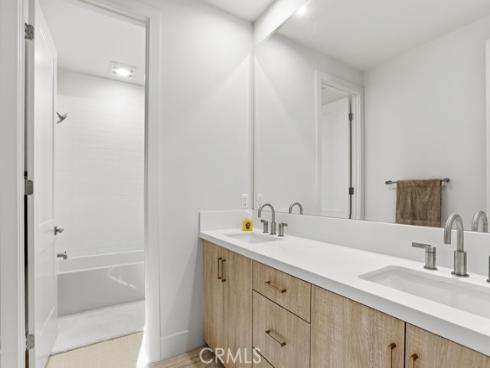 108 Oakstone , Irvine, CA
