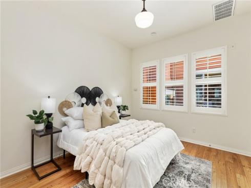 31 Roycroft , Irvine, CA