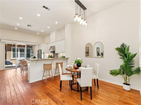 31 Roycroft , Irvine, CA