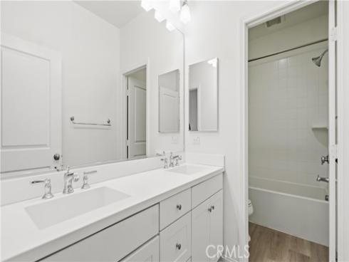 113 Chestnut Grove, Irvine, CA