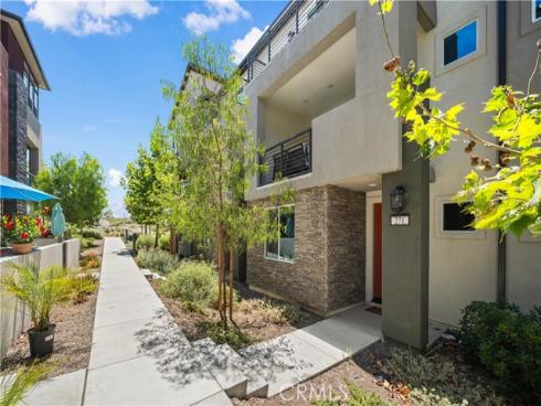 271 Lynx , Irvine, CA