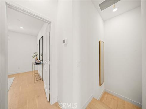 271 Lynx , Irvine, CA