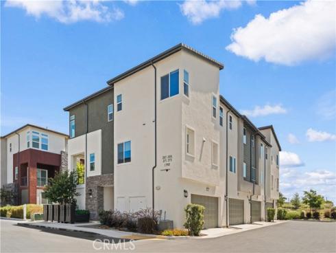 271 Lynx , Irvine, CA