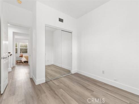31 Dinuba , Irvine, CA