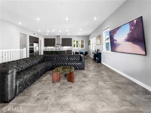 115 Frame , Irvine, CA