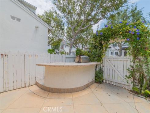 46 Middlebury , Irvine, CA