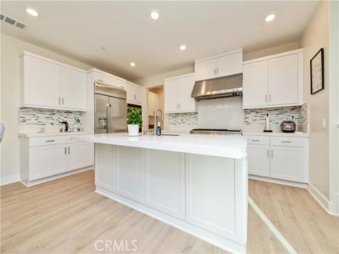 200 Zawn , Irvine, CA