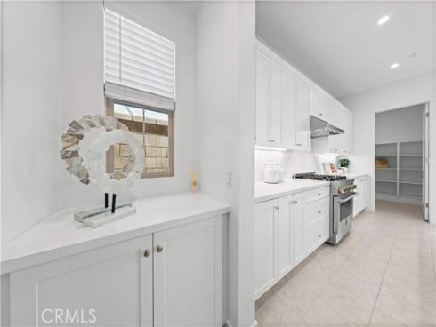 106 Glydon , Irvine, CA