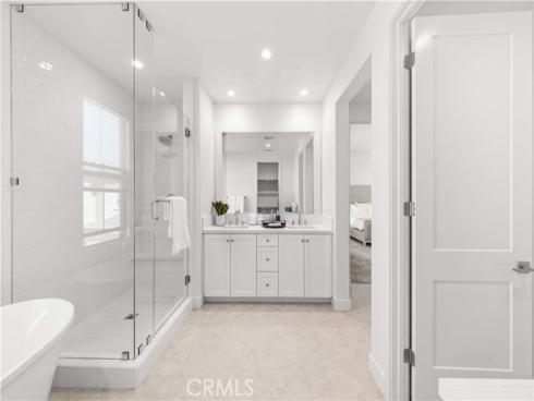 106 Glydon , Irvine, CA