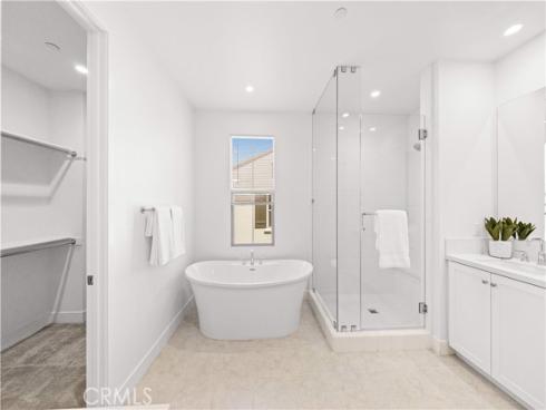 106 Glydon , Irvine, CA