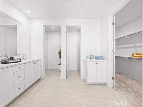 106 Glydon , Irvine, CA