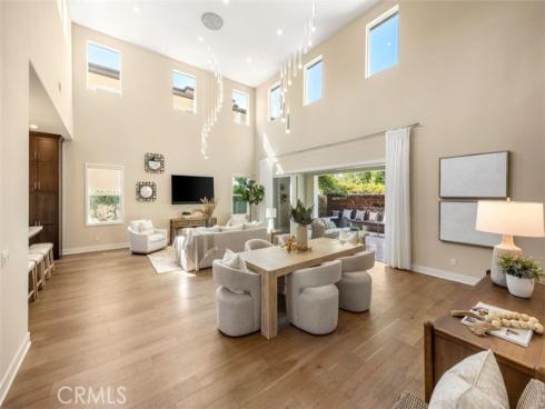 88 Iluna , Irvine, CA