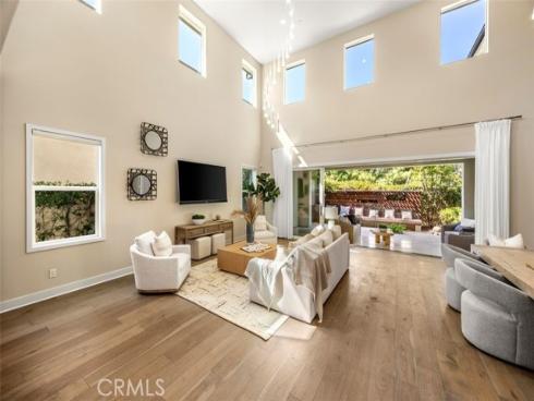 88 Iluna , Irvine, CA