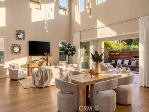 88 Iluna , Irvine, CA