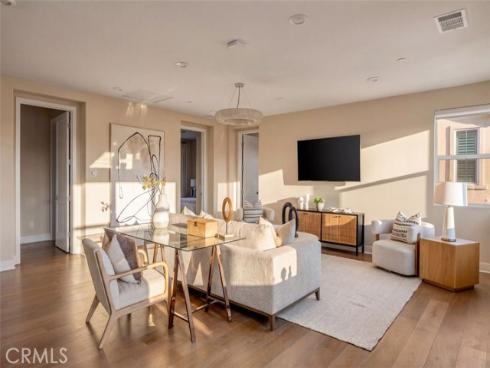 88 Iluna , Irvine, CA