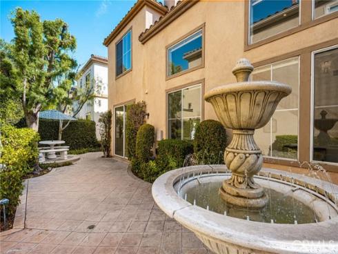 37 Del Cambrea , Irvine, CA