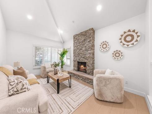 24 Whitecloud , Irvine, CA