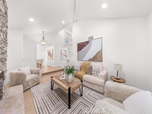 24 Whitecloud , Irvine, CA