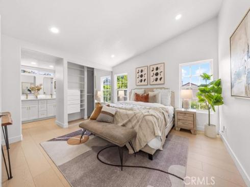 24 Whitecloud , Irvine, CA