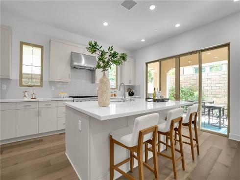 212 Sutters Mill , Irvine, CA